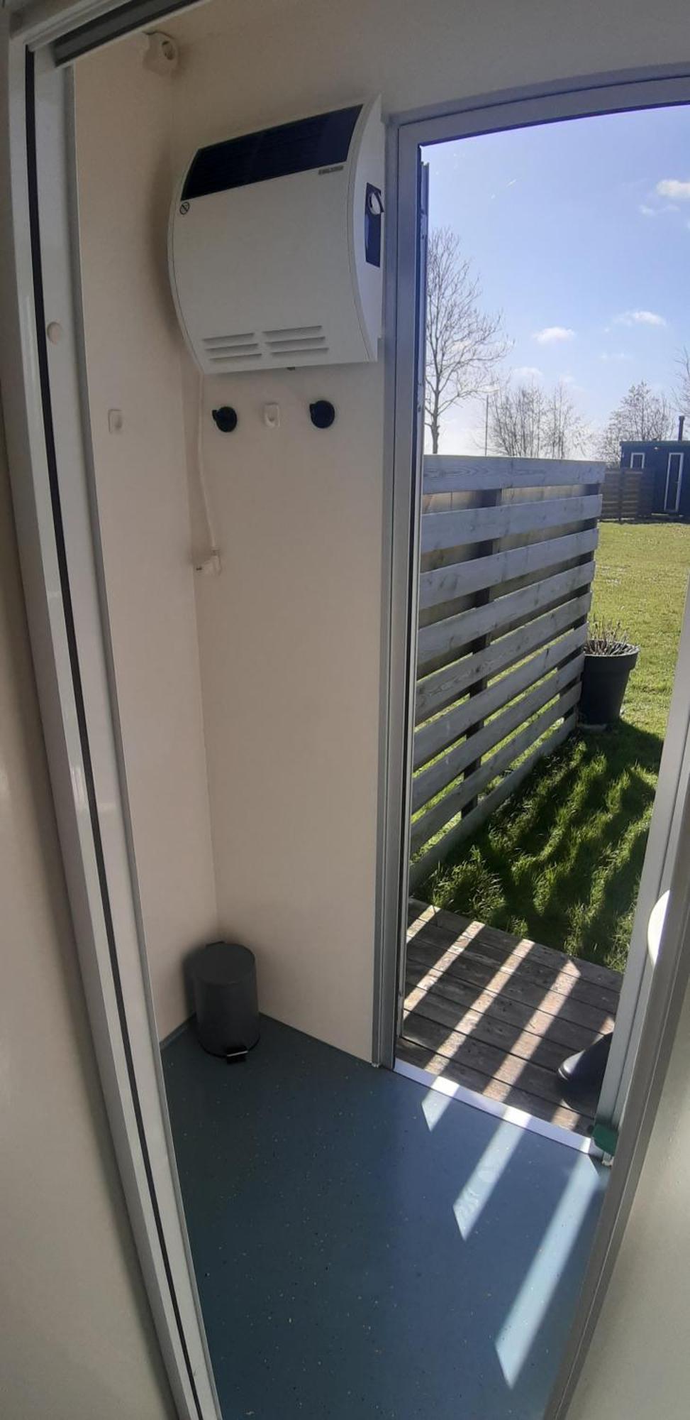 Camping De Tulpenweide Lege Kampeerplaats, Lege Plaats Op Het Gras Zonder Bed Breezand Luaran gambar